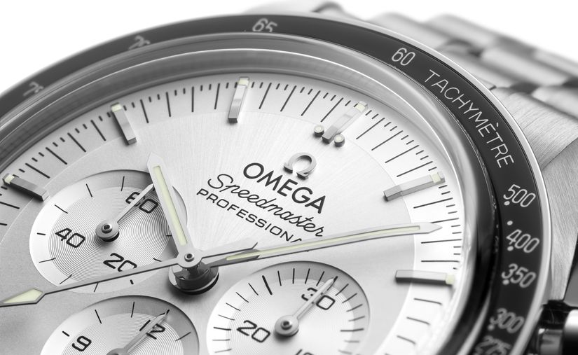Часы Omega Speedmaster Moonwatch 2021