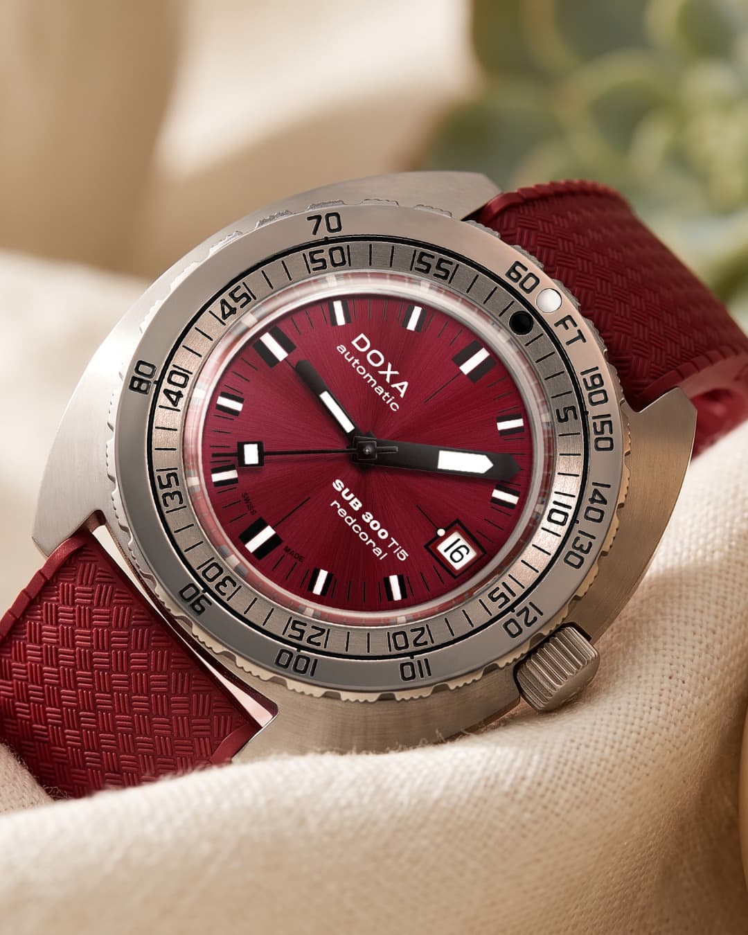Doxa SUB 300 Ti5 Redcoral