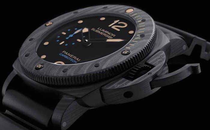 Officine Panerai Luminor Submersible 1950 Carbotech 3 Days Automatic из углеволокна с полимером PEEK