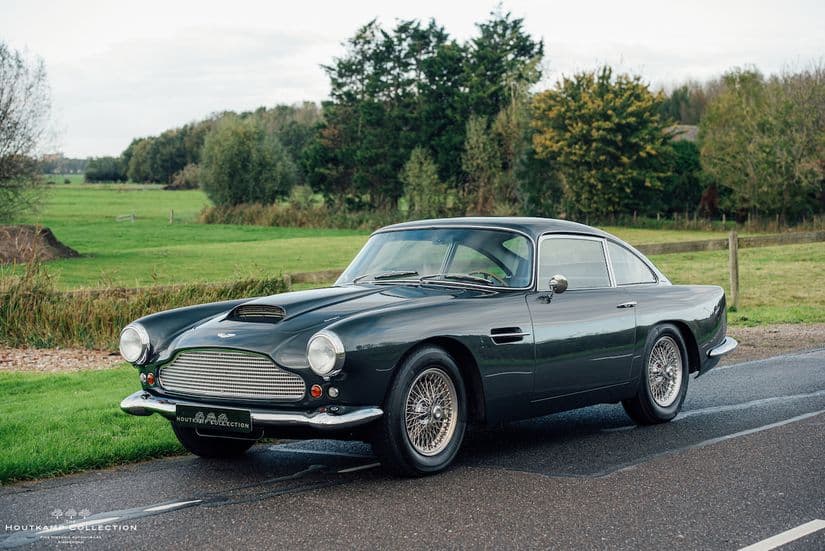 Aston Martin DB4