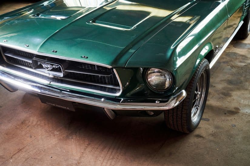 Автомобиль FORD MUSTANG