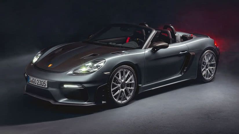 Автомобиль Porsche 718 Spyder RS