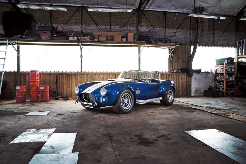 Автомобиль SHELBY COBRA