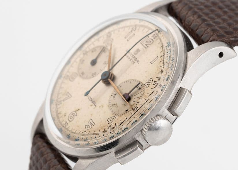Breitling купила Universal Genève
