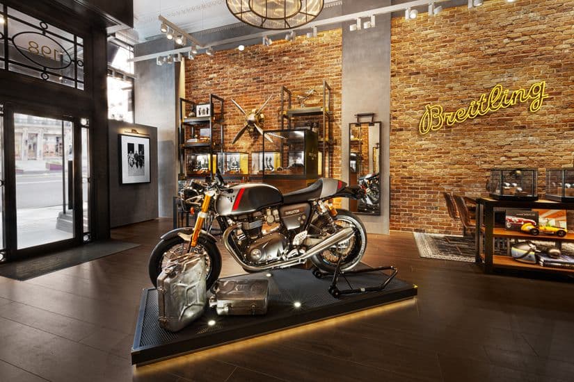 Breitling объявила о партнерстве с мотобрендом Triumph
