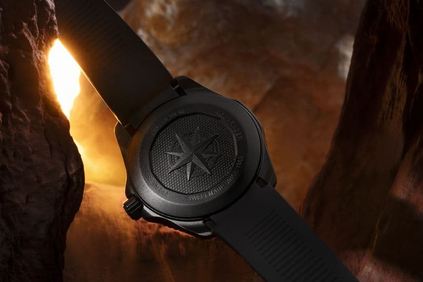 Часы TAG Heuer на солнечной батарее