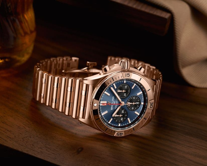Часы Breitling Chronomat B01 42 Super Bowl LVIII Edition