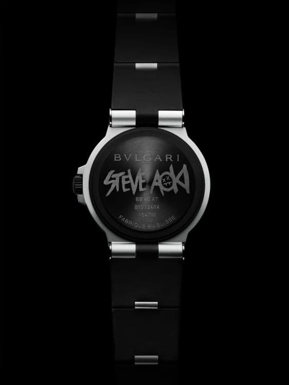 Задняя крышка часов Bvlgari со Стивом Аоки