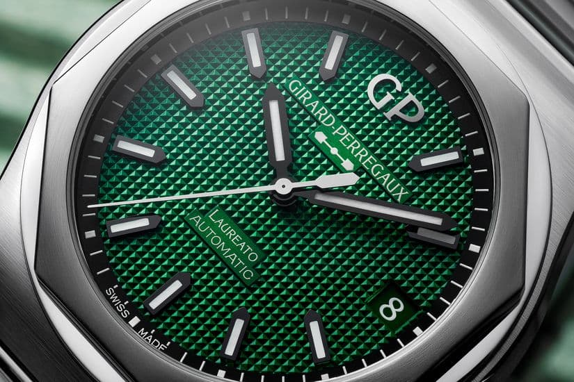 Часы Girard-Perregaux Laureato 42 mm Green