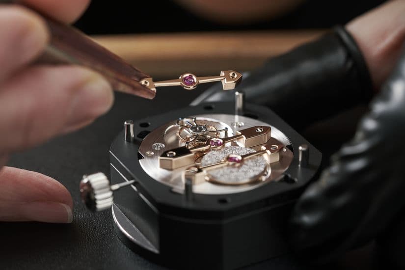 Часы Girard-Perregaux Tourbillon with Three Gold Bridges Ruby Heart 