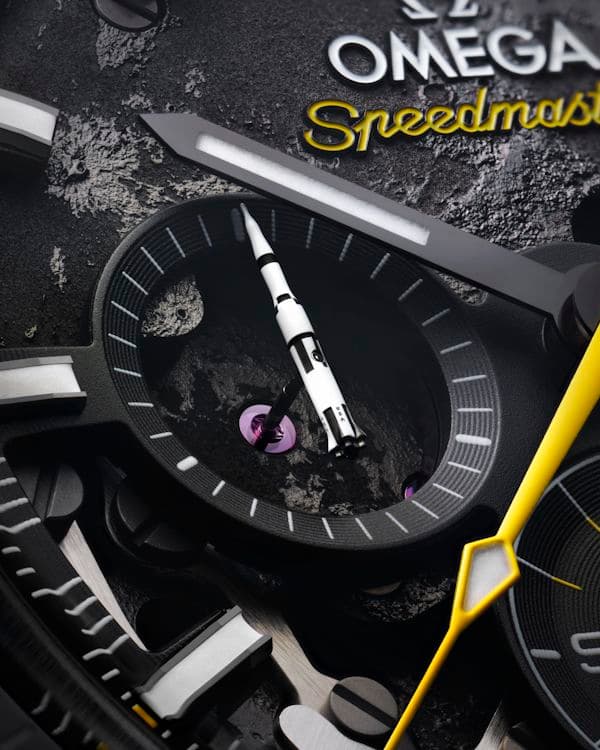 Часы Omega Speedmaster Dark Side Of The Moon Apollo 8