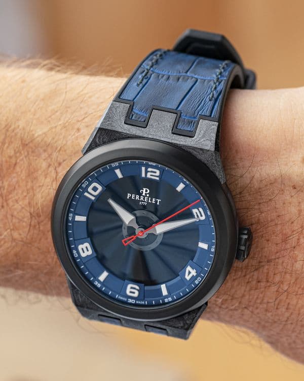Часы Perrelet Turbine Carbon Midnight Blue