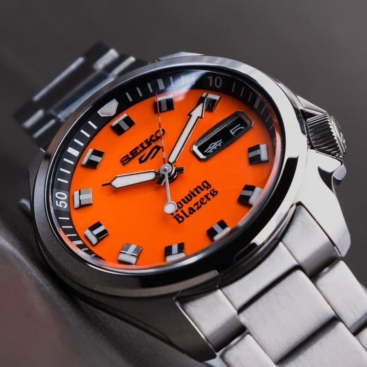 Часы Rowing Blazers x Seiko 5 Sports