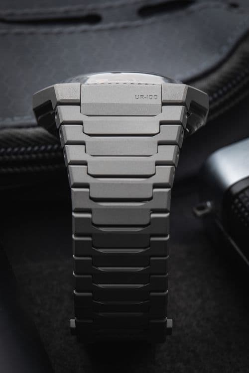 Часы Urwerk UR-100V Full Titanium Jacket