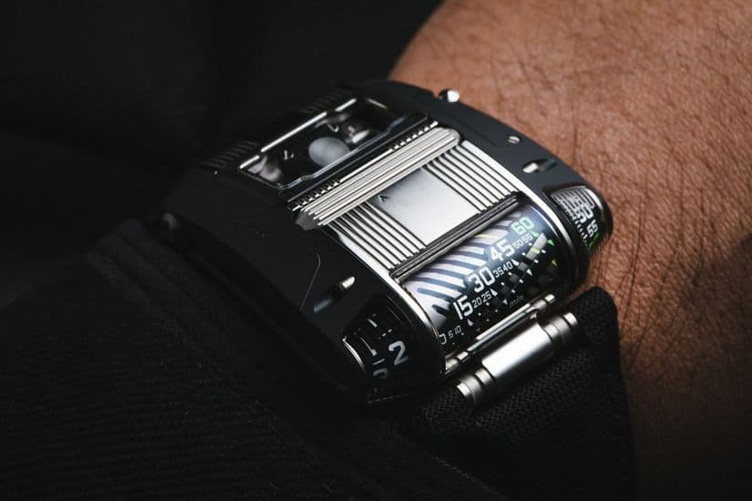 Часы Urwerk UR-111C TT 