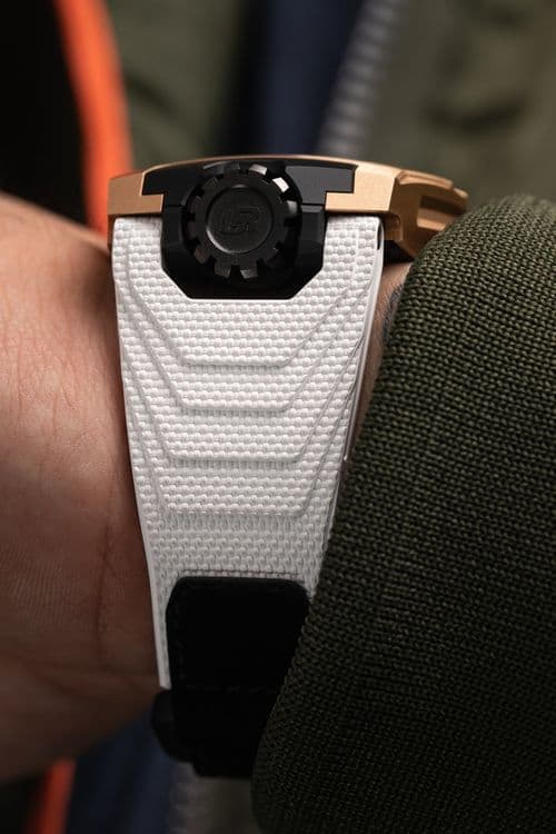 Часы Urwerk UR-220 Red Gold