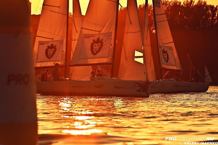 Часы вручили победителям вечерной регаты PROyachting