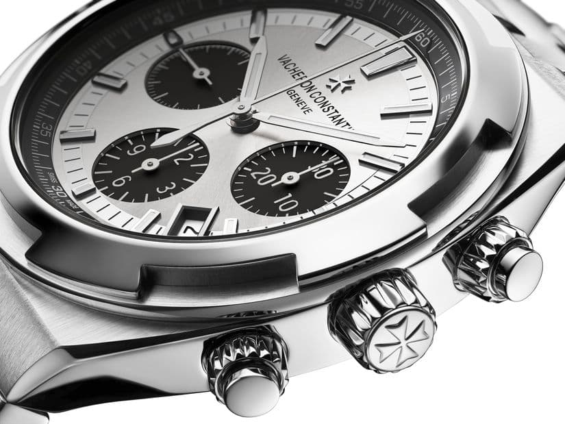 Хронограф с панда-циферблатом Vacheron Constantin Overseas