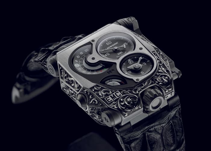 Urwerk EMC Pistol с калибром UR-EMC в корпусе 43х51 мм