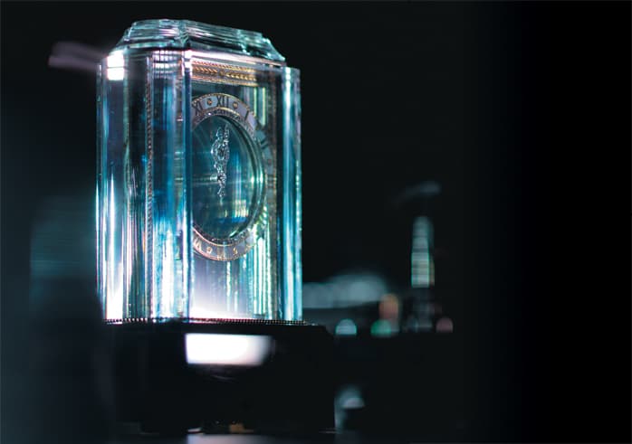 «Model A» Mystery Clock были представлены Cartier в 1912 году