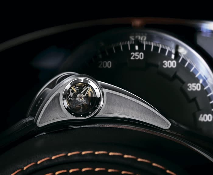 Parmigiani Fleurier Bugatti Type 370 с калибром PF390 с парящим турбийоном, ручным заводом и запасом хода 80 часов в корпусе 42,2х57,7 мм из белого или розового золота