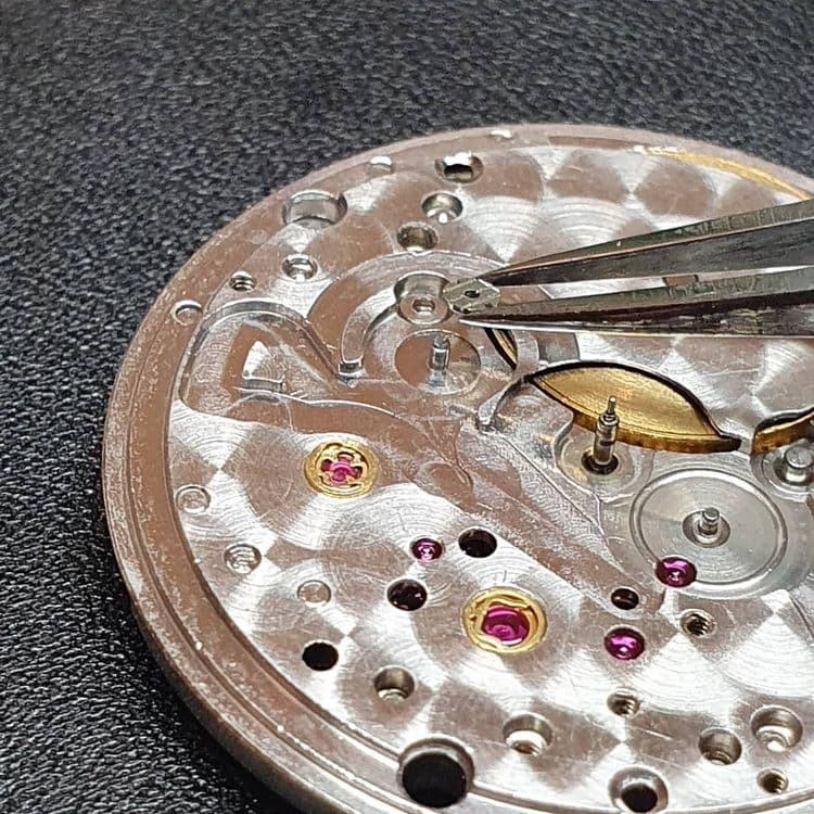 Ремонт винтажных Rolex DateJust в сервис-центре Luxor