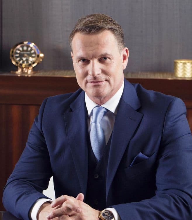 Саша Моэри покидает Carl F.Bucherer