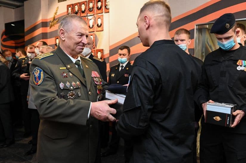 Вручение часов Спецназ группе Альфа