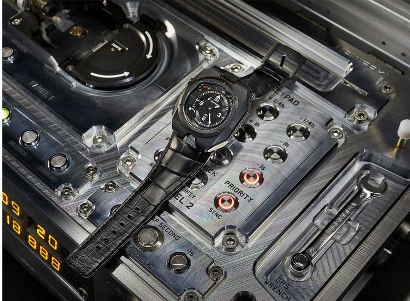 часы Urwerk AMC 2