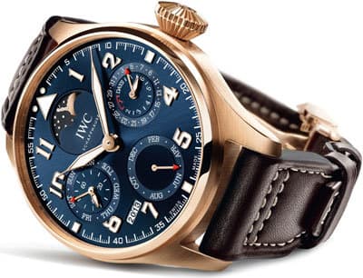 Часы Big Pilot’s Watch Perpetual Calendar Edition «Le Petit Prince» с автоматическим калибром 51613, с автоподзаводом Пеллатона и 7-дневным запасом хода, выпущен ограниченным тиражом 270 экз.