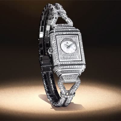 Украшенная 1250 бриллиантами Reverso Cordonnet Duetto вдохновлена моделью 1936 г