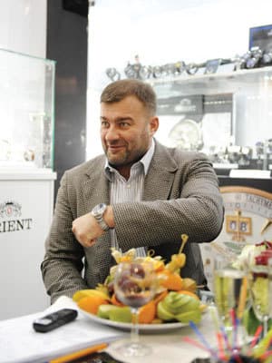 Михаил Пореченков на стенде Orient