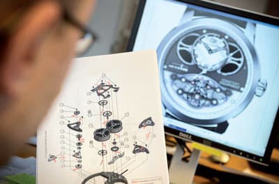 Механизм Constant Escapement с устройством постоянной силы состоит из 271 детали