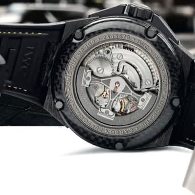 Ingenieur Automatic Carbon Performance с корпусом и циферблатом из углеволокна оснащена калибром 80110 с системой автоподзавода Пеллатона 