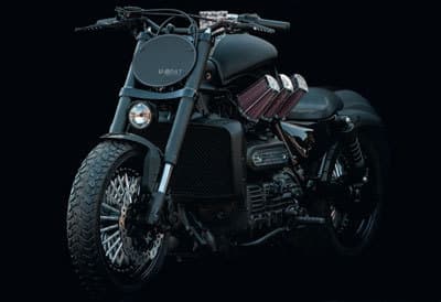 Итало Фонтана придумывает не только часы, но и моторы: вариация Triumph Rocket III в стиле U-Boat, всего выпущено 100 мотоциклов 