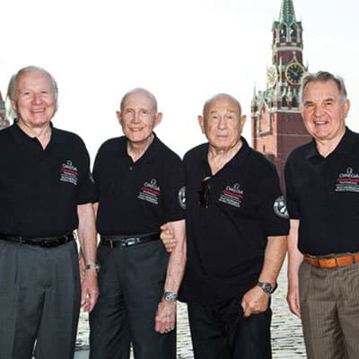 Космонавты