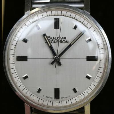 Bulova Accutron-214