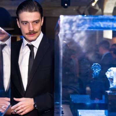  Roger Dubui