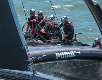Цифровые часы Aquaracer 72 были выпущены TAG Heuer эксклюзивно для команды Oracle Team USA для участия в регате America’s Cup в 2013 году