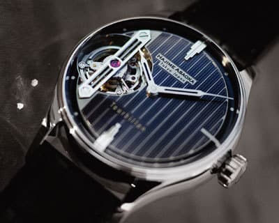 Представленный в 2012 году Tourbillon#1 от Hajime Asaoka, оснащенный механизмом Т1001