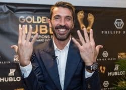 Джанлуиджи Буффон получил награду от Hublot