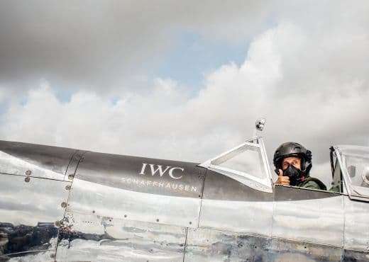 IWC отправил истребитель Spitfire в полет вокруг Земли
