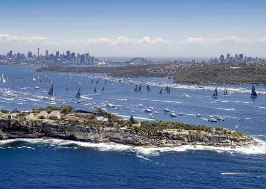 У побережья Австралии проходит парусная регата Rolex Sydney Hobart Yacht Race 2019