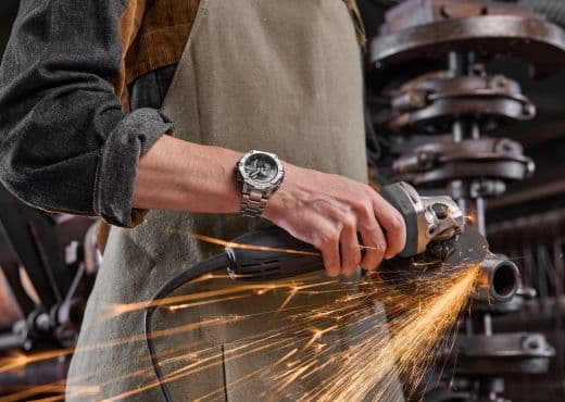 Первые часы Casio G-Steel с фронтальной кнопкой и Carbon Core Guard