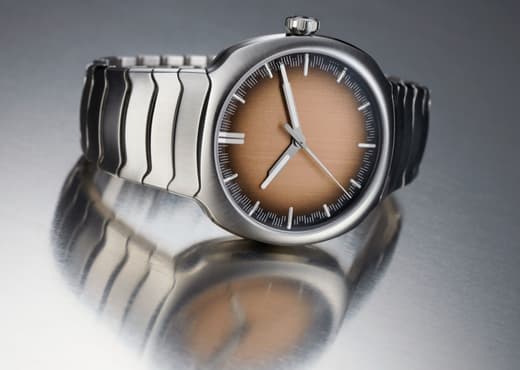 Часы H. Moser & Cie. с циферблатом оттенка копченого лосося