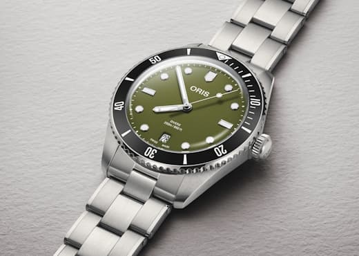 Oris Divers Date с оливковым циферблатом