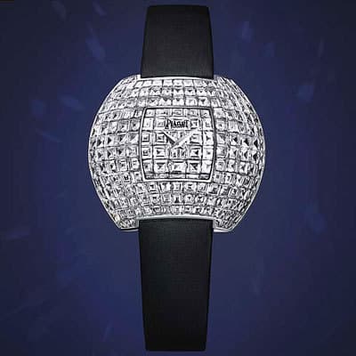 Piaget преподнес часы в дар женевскому музею часового и эмальерного искусства