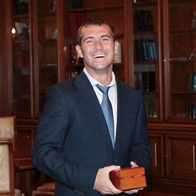 Александр Кержаков получил в подарок часы