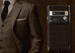 У Vertu появились китайские хозяева