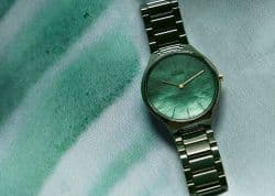 Rado True Thinline с циферблатом из перламутра
